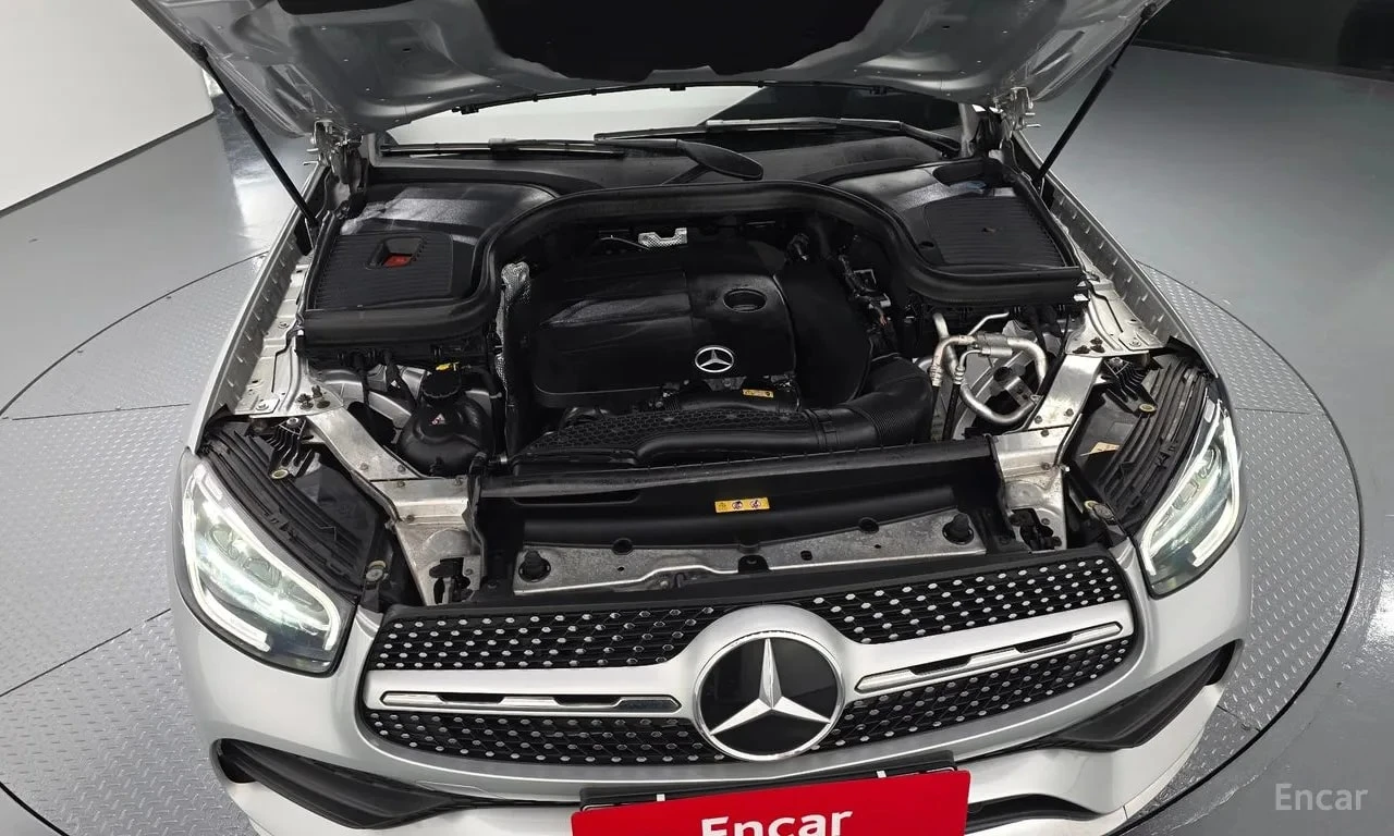 Mercedes-Benz GLC 300 Coupe / Digital / Distronic / Автокредит, снимка 6 - Автомобили и джипове - 55982928