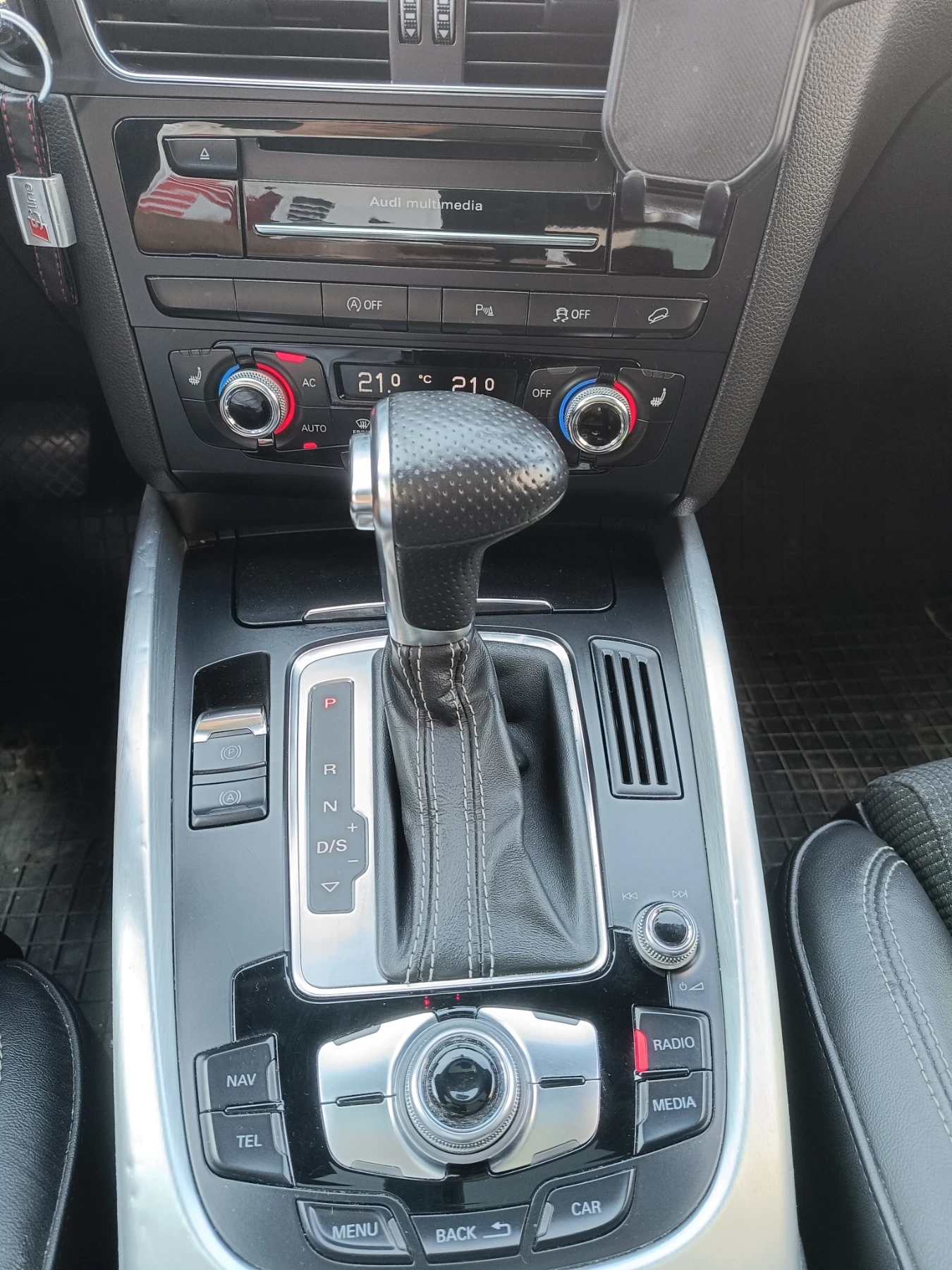 Audi Q5 3, 0 TDI 3xSline, снимка 5 - Автомобили и джипове - 56152649
