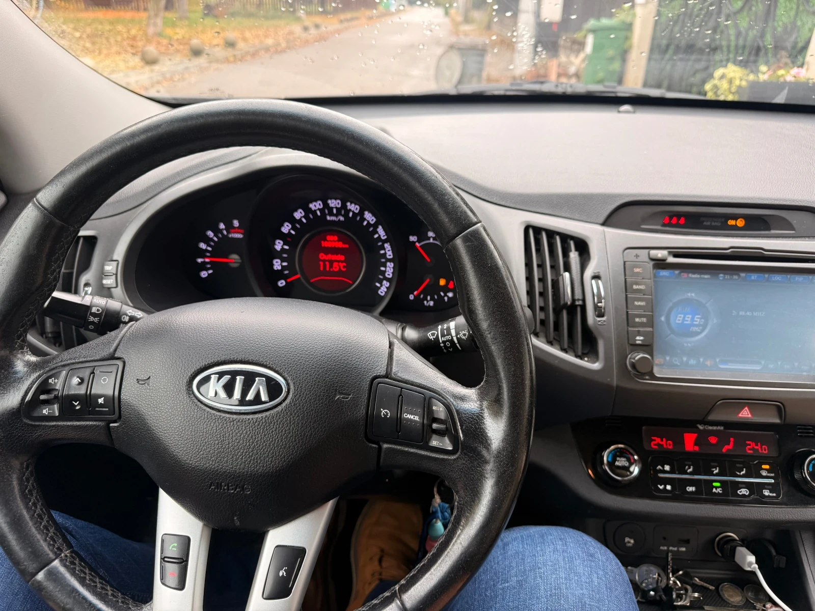 Kia Sportage 2.0, снимка 12 - Автомобили и джипове - 56745618