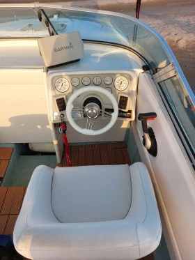 Моторна яхта Cobia V6 4.3 190cv, снимка 5