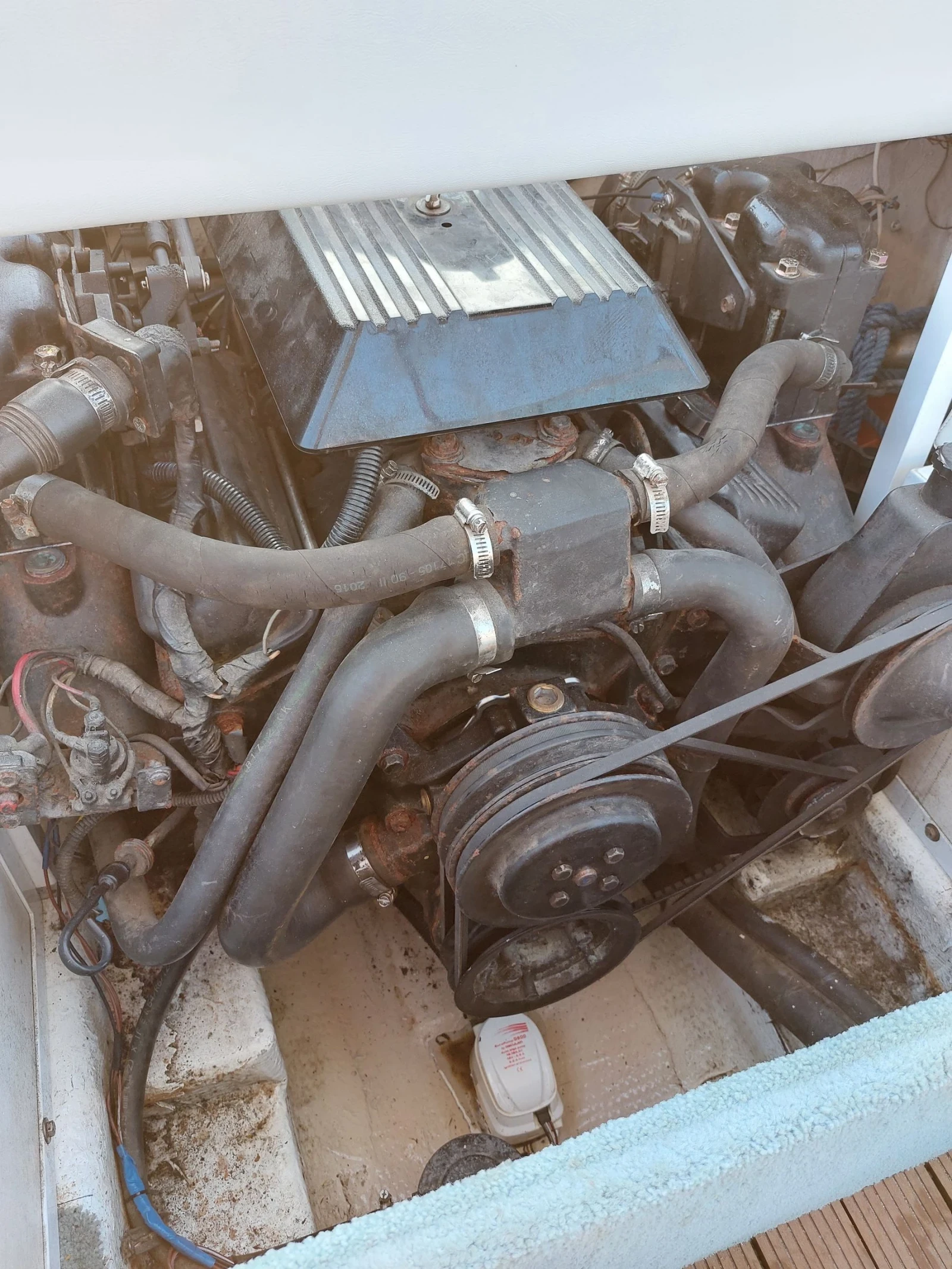 Моторна яхта Cobia V6 4.3 190cv, снимка 12 - Воден транспорт - 54650978