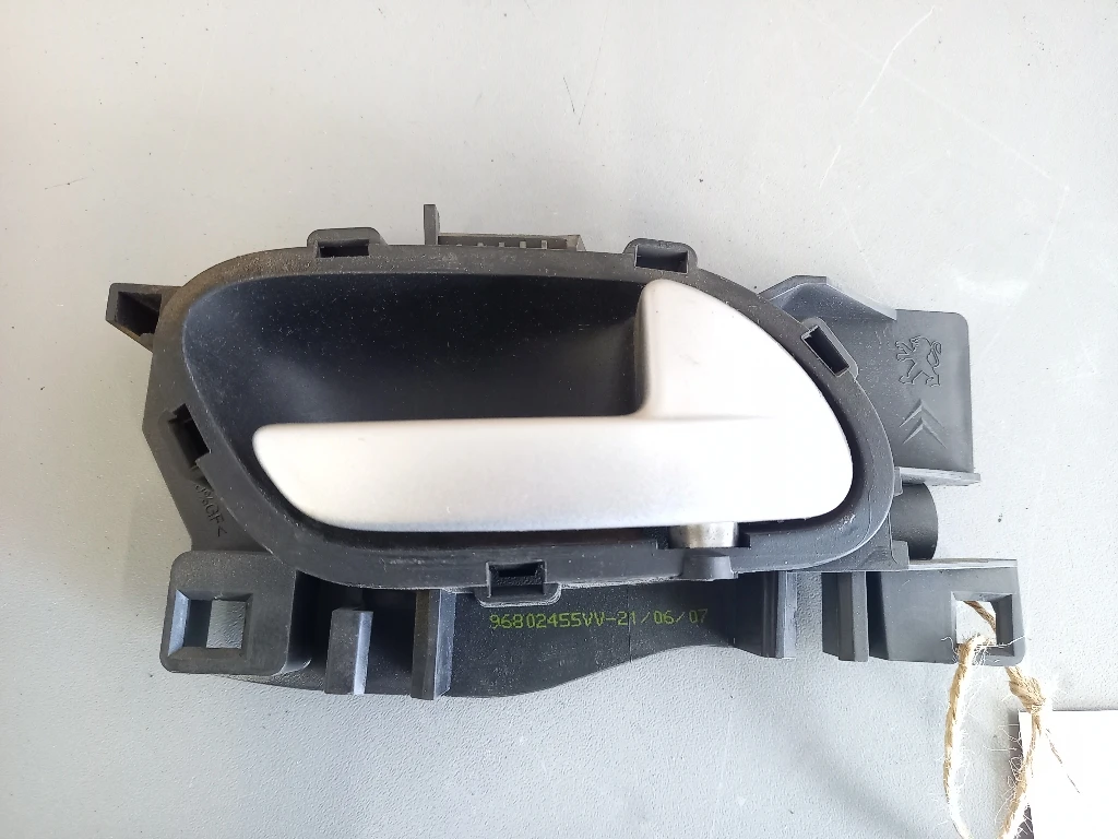 ������ ����� ����� ����� �������� ���� 207SW  | Mobile.bg � ����������� 1