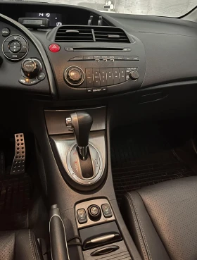 Honda Civic 1.8 i-VTEC Executive, снимка 11