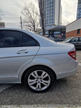 Mercedes-Benz C 320 4 матик, снимка 9