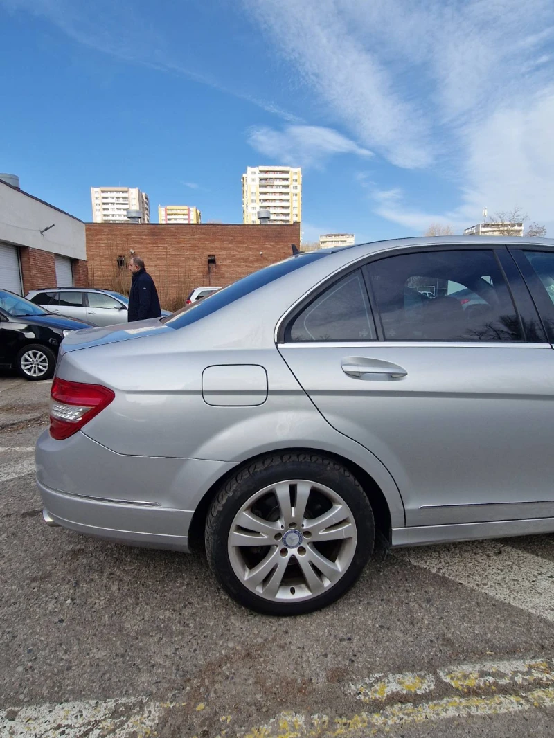 Mercedes-Benz C 320 4 матик, снимка 6 - Автомобили и джипове - 46980057