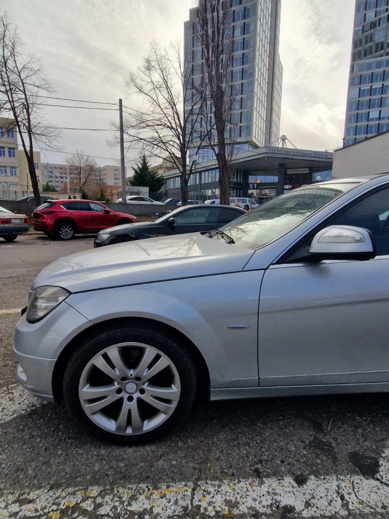 Mercedes-Benz C 320 4 матик, снимка 10 - Автомобили и джипове - 46980057