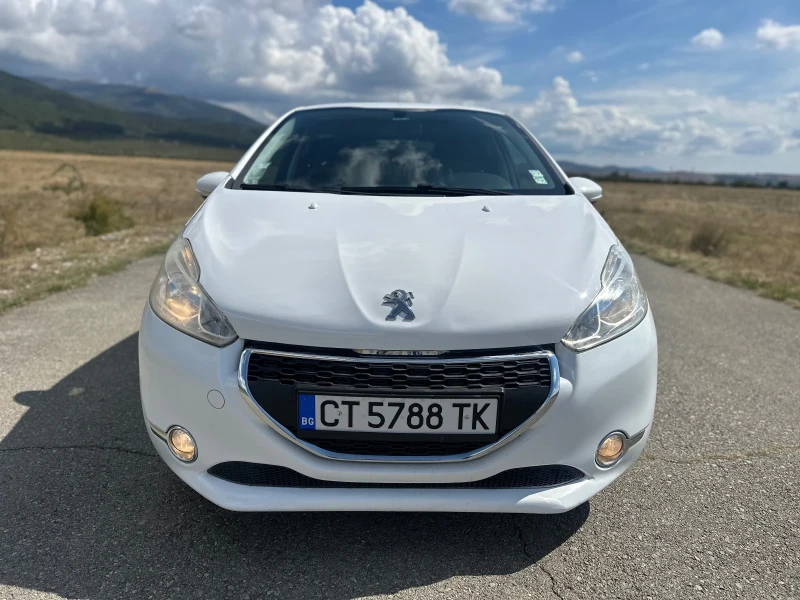 Peugeot 208 1.2 85000км , снимка 1 - Автомобили и джипове - 47268211