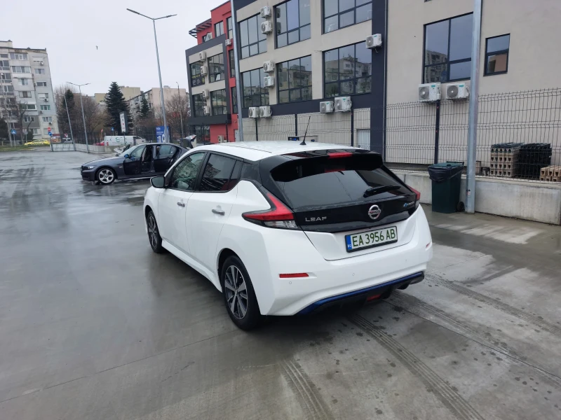 Nissan Leaf , снимка 4 - Автомобили и джипове - 48270899