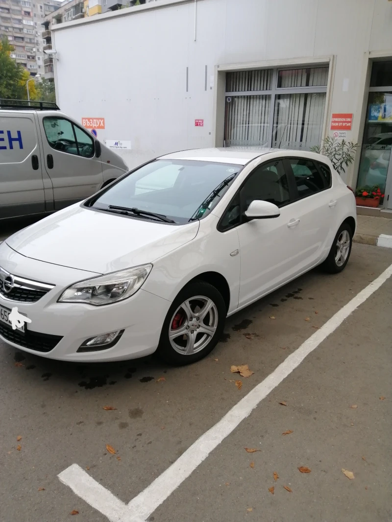 Opel Astra 1, 4, снимка 3 - Автомобили и джипове - 49245960