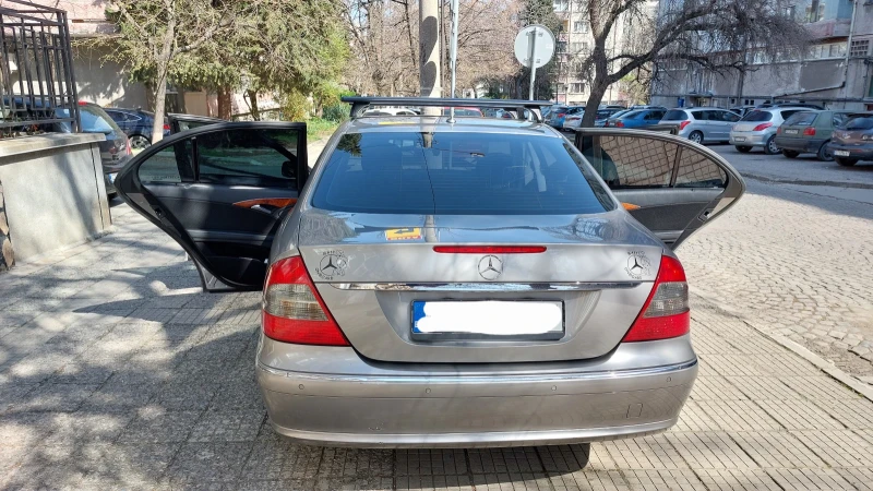 Mercedes-Benz E 200 Kompressor , снимка 2 - Автомобили и джипове - 49596471