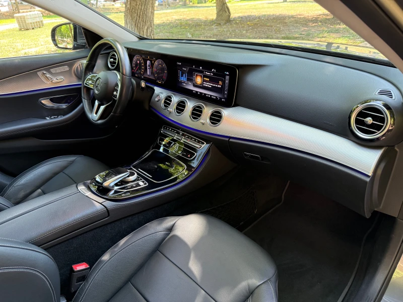 Mercedes-Benz E 220 4MATIC* AMG* PANO* CAM360* 9G* FULL, снимка 8 - Автомобили и джипове - 51309856