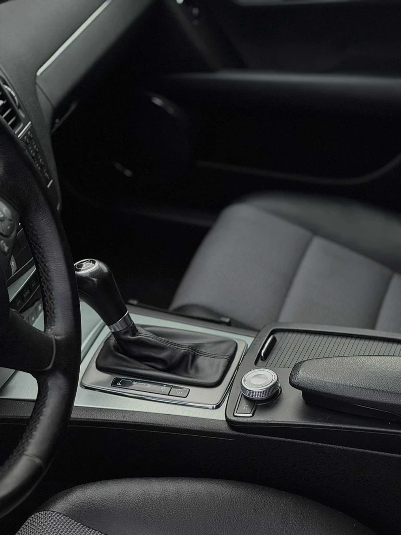 Mercedes-Benz C 200, снимка 9 - Автомобили и джипове - 52457757