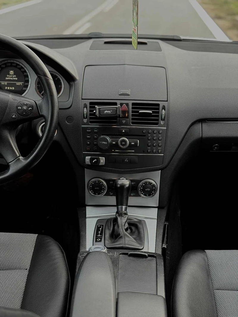 Mercedes-Benz C 200, снимка 11 - Автомобили и джипове - 52457757