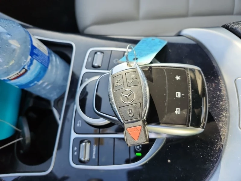 Mercedes-Benz C 300 * CARFAX * БЕЗ ПЪРВОНАЧАЛНА ВНОСКА, снимка 8 - Автомобили и джипове - 53232738