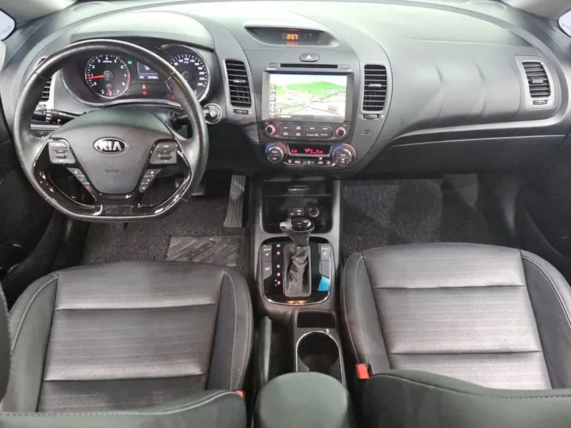 Kia K3 Trendy Style, снимка 7 - Автомобили и джипове - 56070660