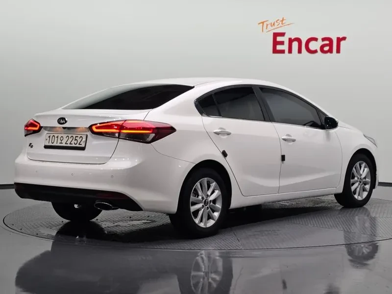 Kia K3 Trendy Style, снимка 2 - Автомобили и джипове - 56070660