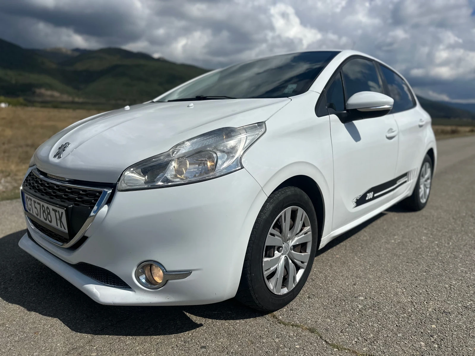 Peugeot 208 1.2 85000км  - изображение 3