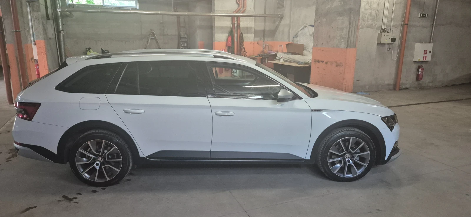 Skoda Superb Scout - изображение 4