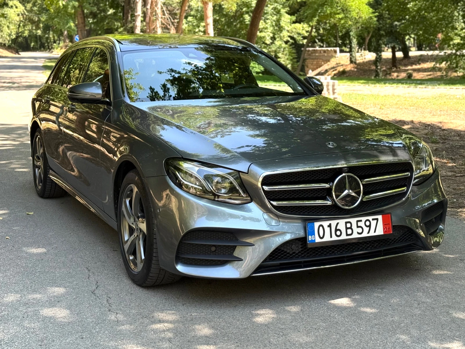 Mercedes-Benz E 220 4MATIC* AMG* PANO* CAM360* 9G* FULL - изображение 3
