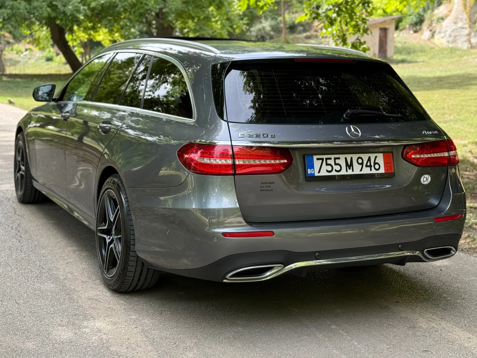 Mercedes-Benz E 220 4MATIC* AMG* PANO* CAM360* 9G* FULL - изображение 5