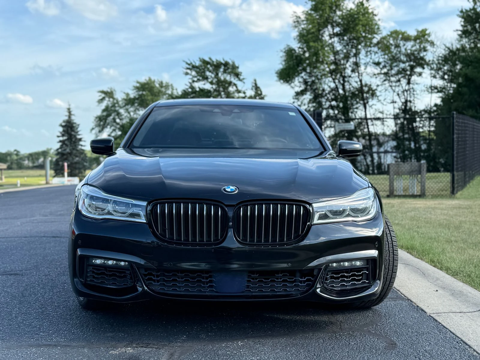 BMW 750 xDrive* Shadowline* M sport* HUD* МАСАЖ* ОБДУХВАНЕ - изображение 2