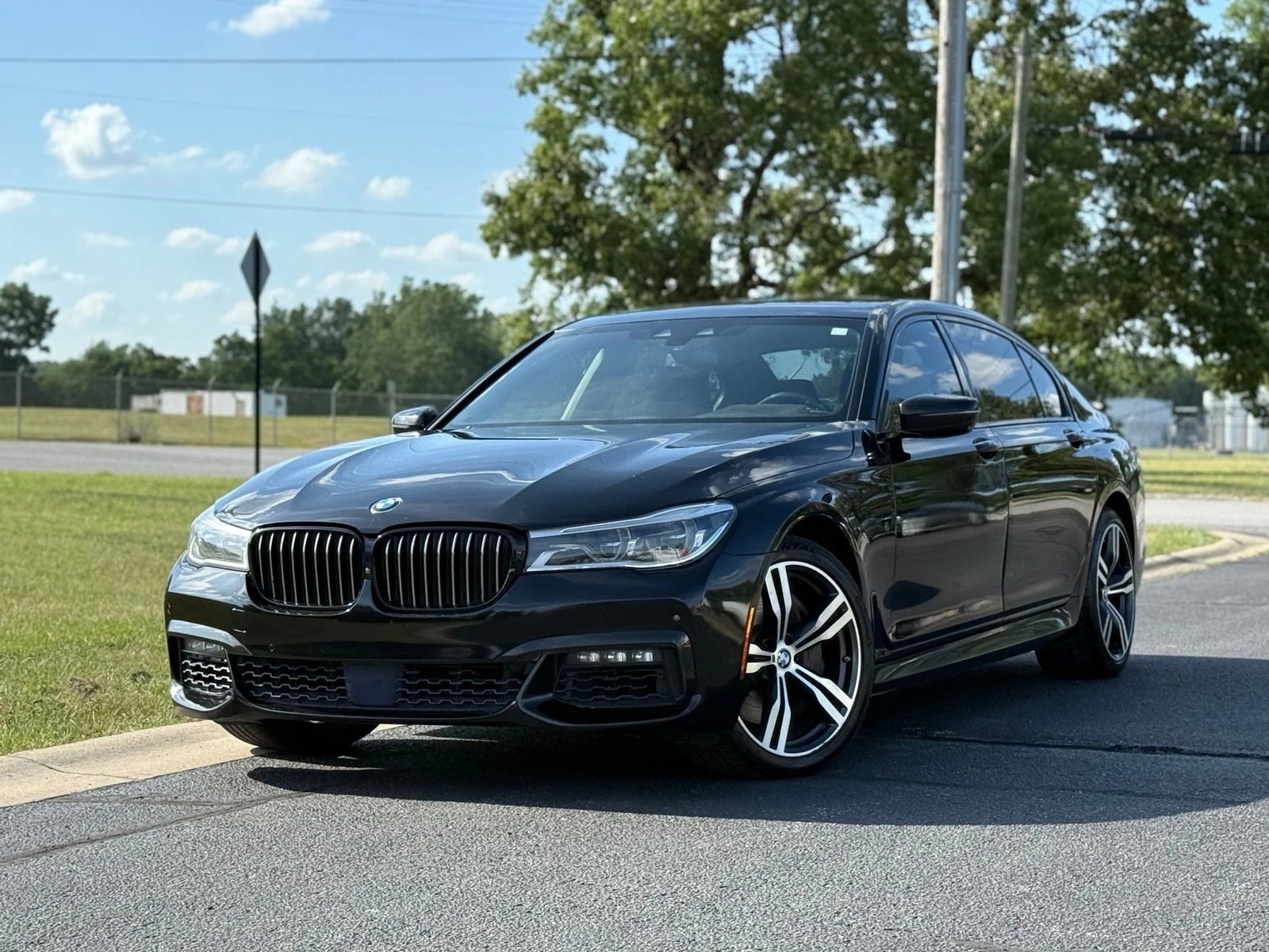 BMW 750 xDrive* Shadowline* M sport* HUD* МАСАЖ* ОБДУХВАНЕ - изображение 3