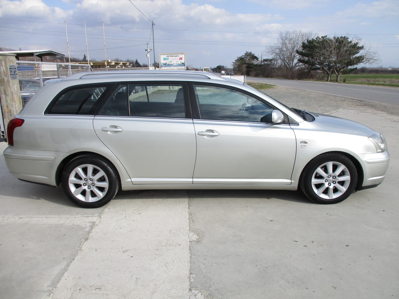 Toyota Avensis 2.0/ДИЗЕЛ/116кс/КАТО НОВА/, снимка 3 - Автомобили и джипове - 53861038