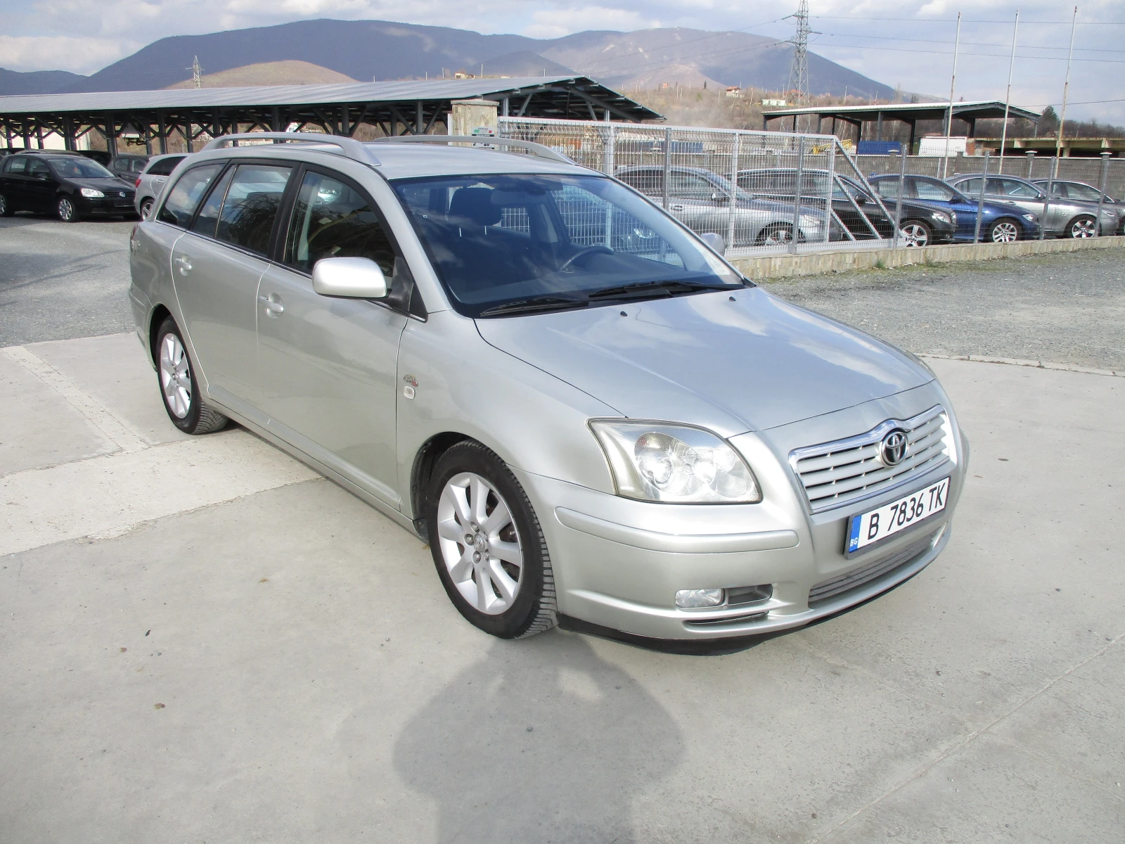Toyota Avensis 2.0/ДИЗЕЛ/116кс/КАТО НОВА/, снимка 2 - Автомобили и джипове - 53861038