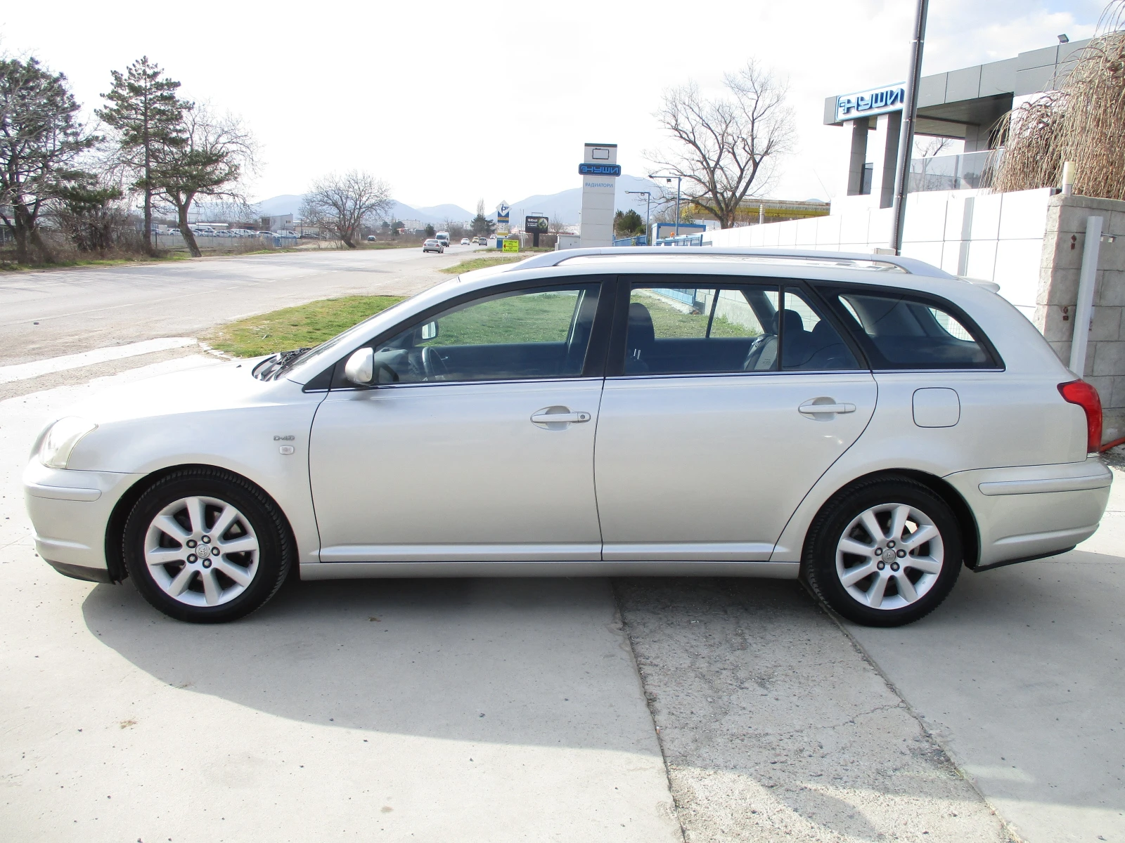 Toyota Avensis 2.0/ДИЗЕЛ/116кс/КАТО НОВА/, снимка 7 - Автомобили и джипове - 53861038