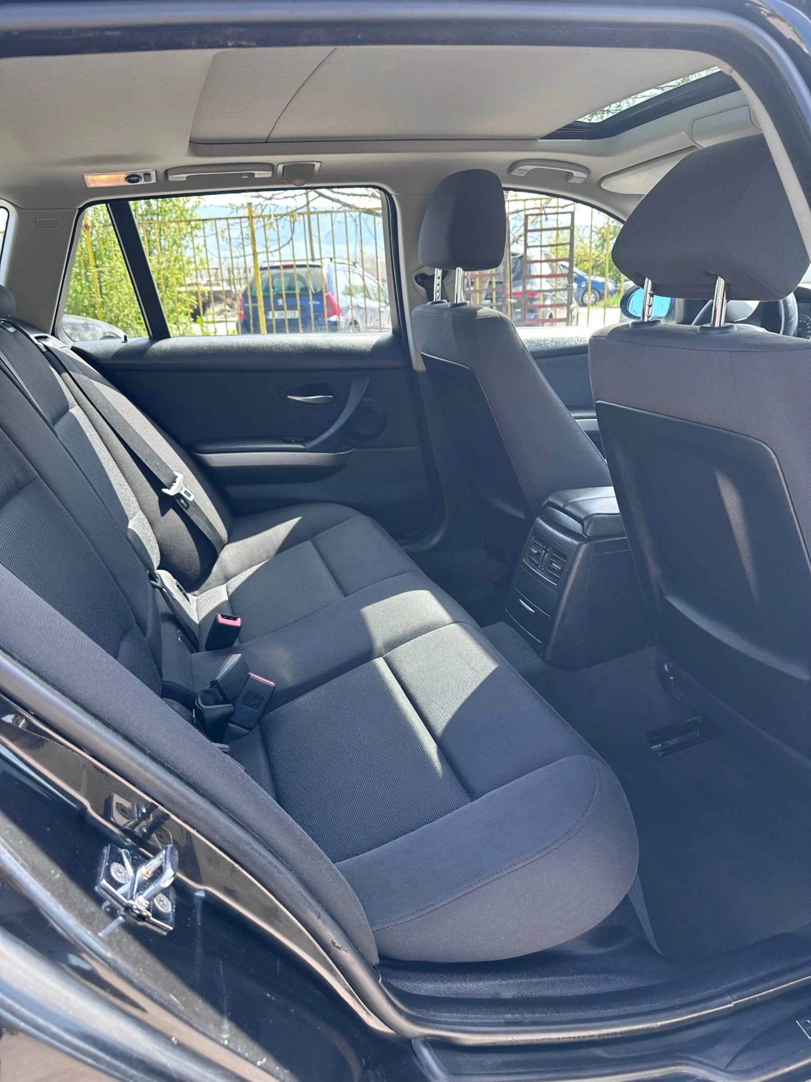 BMW 320 2.0, снимка 10 - Автомобили и джипове - 54217371