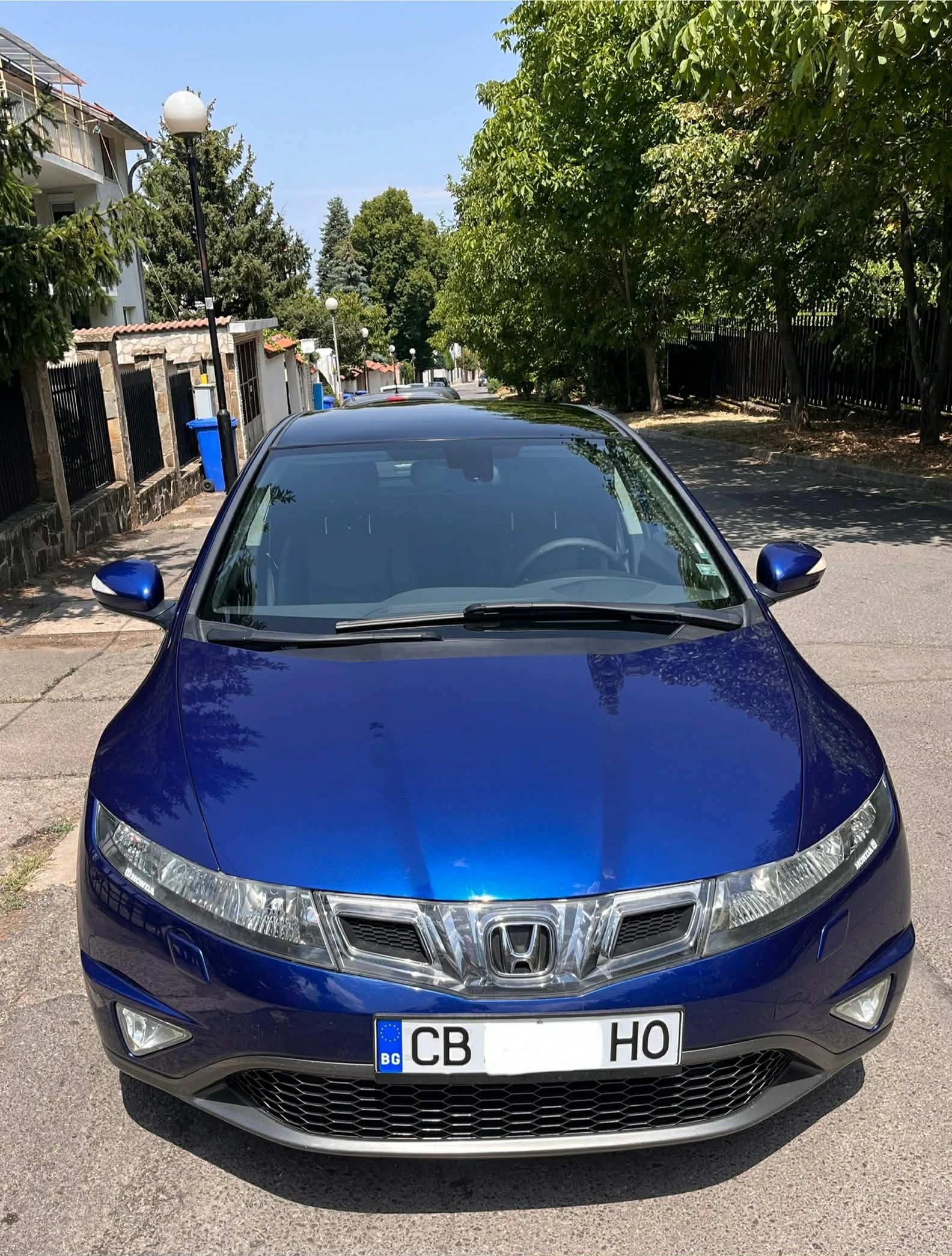 Honda Civic 1.8 i-VTEC Executive, снимка 2 - Автомобили и джипове - 54292691