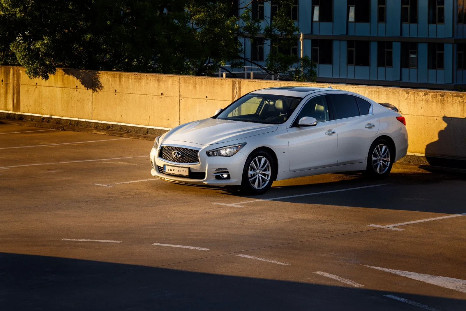 Infiniti Q50 3.0 Twin Turbo AWD, снимка 5 - Автомобили и джипове - 54930391