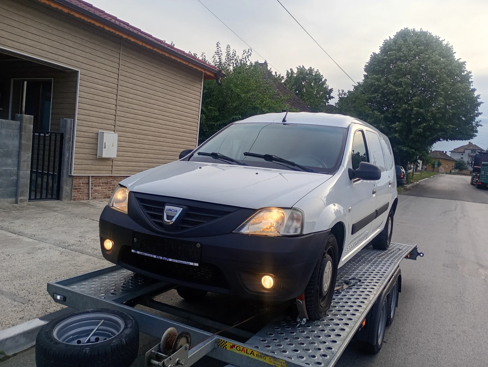 Dacia Logan 1.5D климатик, снимка 6 - Автомобили и джипове - 55376603