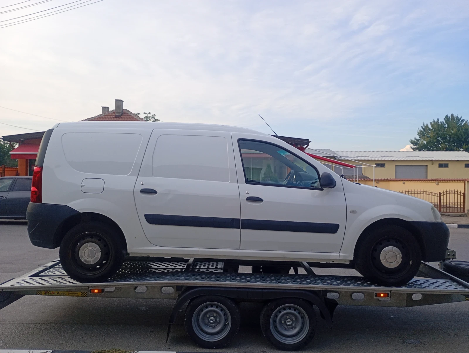 Dacia Logan 1.5D климатик, снимка 4 - Автомобили и джипове - 55376603