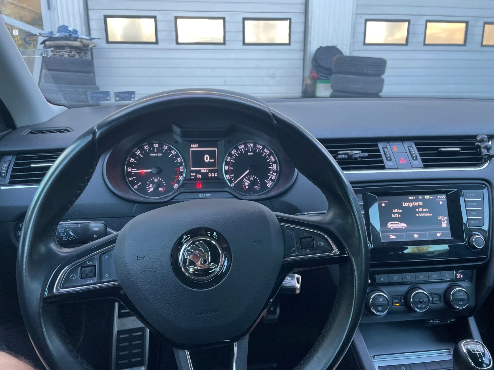 Skoda Octavia, снимка 17 - Автомобили и джипове - 55494370