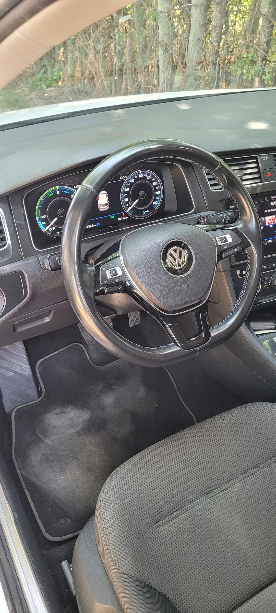 VW Golf e-GOLF, снимка 9 - Автомобили и джипове - 55801478