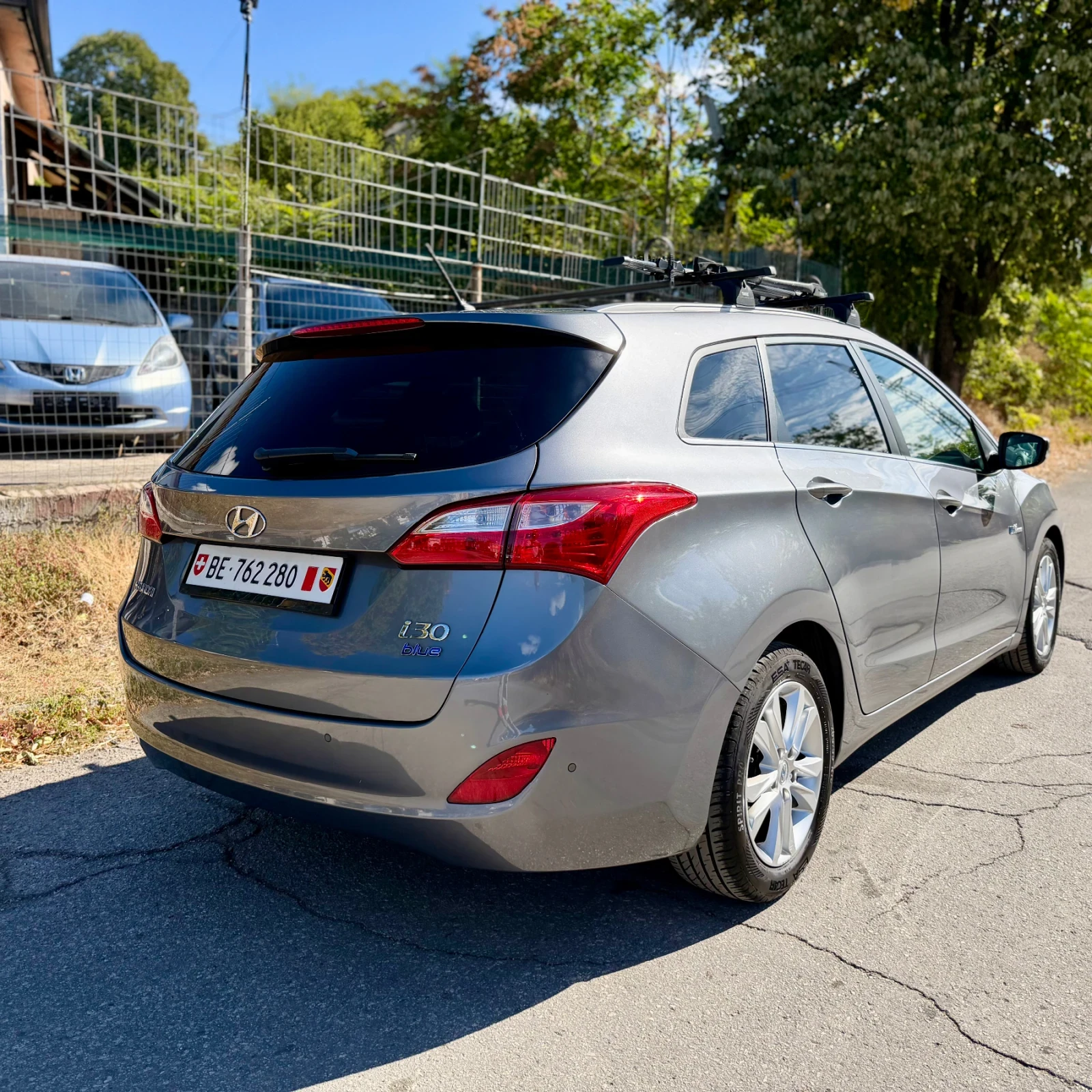 Hyundai I30 Швейцария!Топ състояние!1.6Style!, снимка 3 - Автомобили и джипове - 56173180