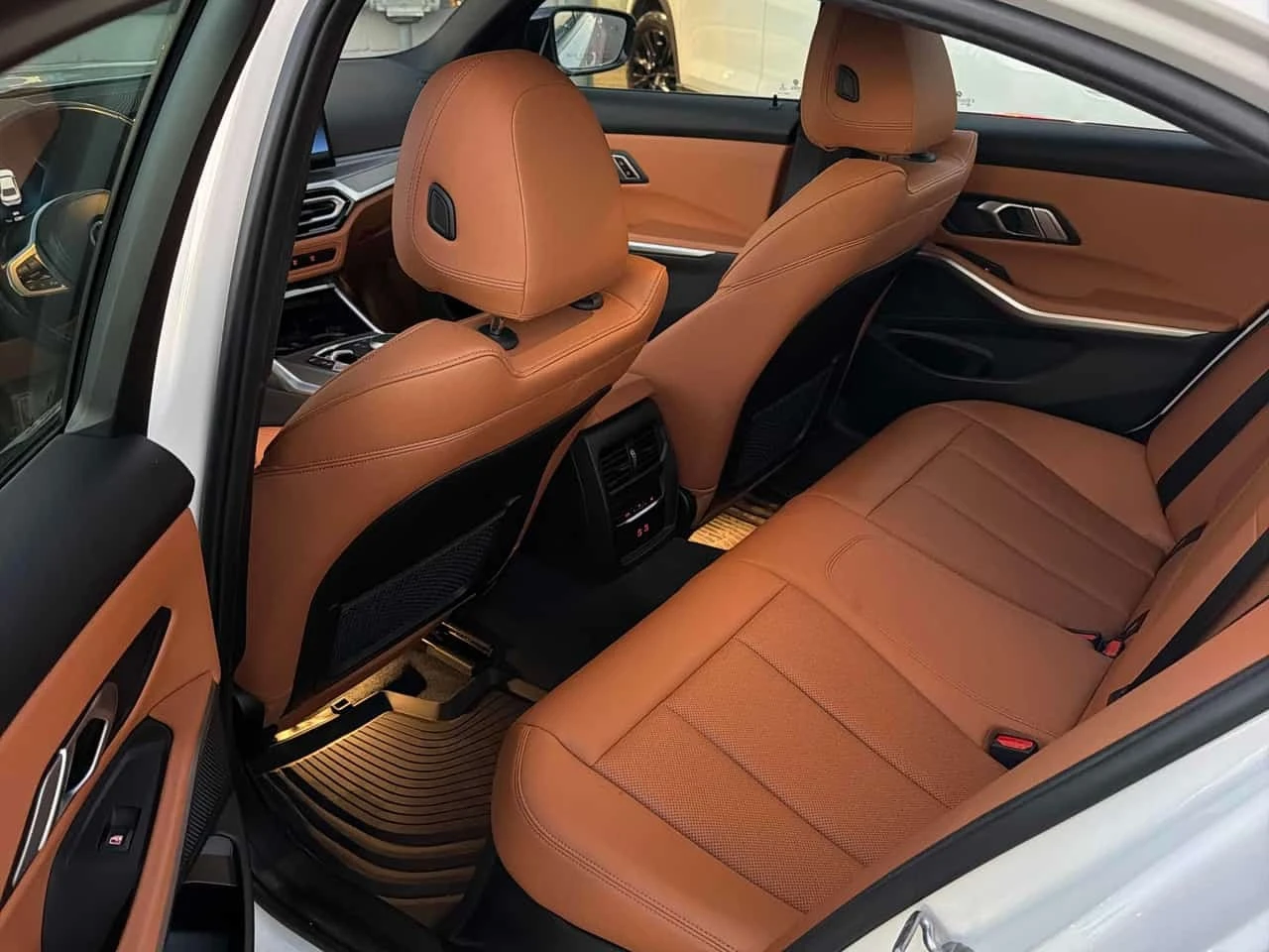 BMW 330 330e xDrive M Sport  CARFAX | Mobile.bg � ����������� 13