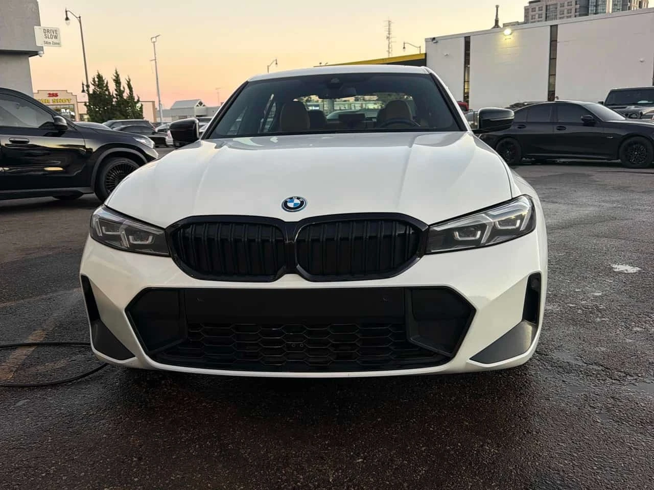 BMW 330 330e xDrive M Sport  CARFAX | Mobile.bg � ����������� 7