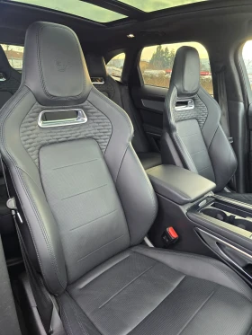 Jaguar F-PACE SVR P550 Facelift, снимка 11