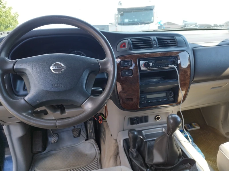 Nissan Patrol, снимка 4 - Автомобили и джипове - 52604521