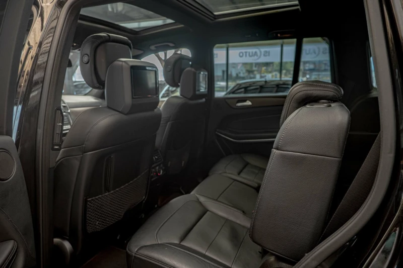 Mercedes-Benz GLS 500 AMG/4Matic/Harman Kardon/Panorama/RSE/Камера 360/О, снимка 10 - Автомобили и джипове - 52190381