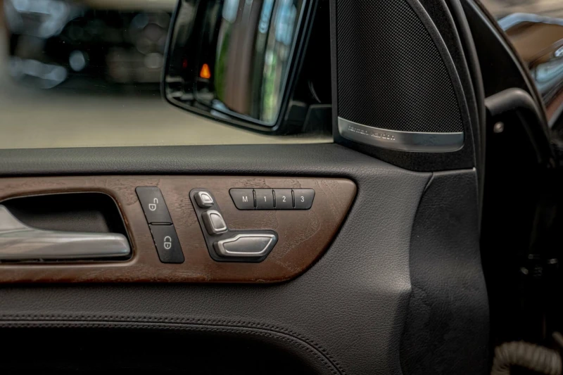 Mercedes-Benz GLS 500 AMG/4Matic/Harman Kardon/Panorama/RSE/Камера 360/О, снимка 8 - Автомобили и джипове - 52190381