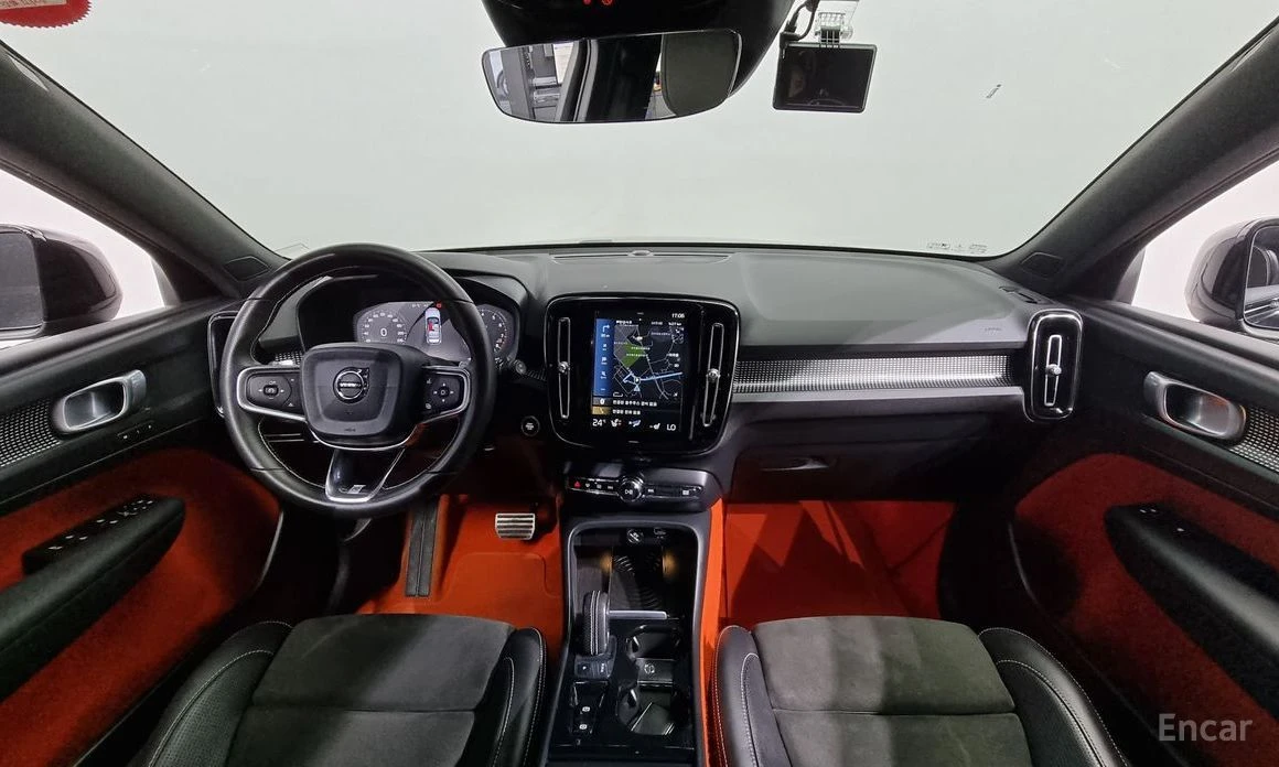 Volvo XC40  - изображение 7