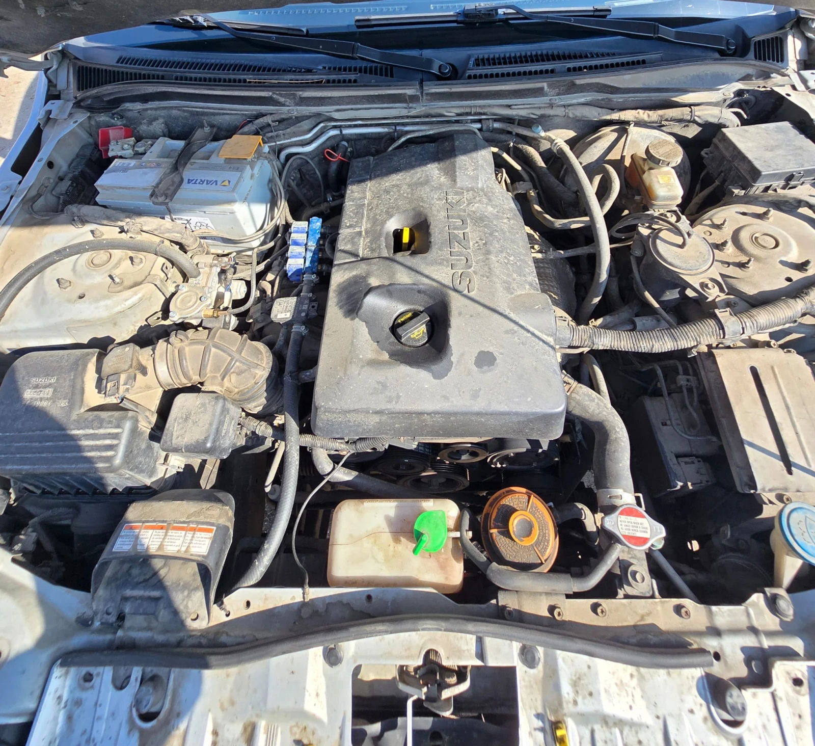 Suzuki Grand vitara 2.0 бензин, снимка 13 - Автомобили и джипове - 53831842