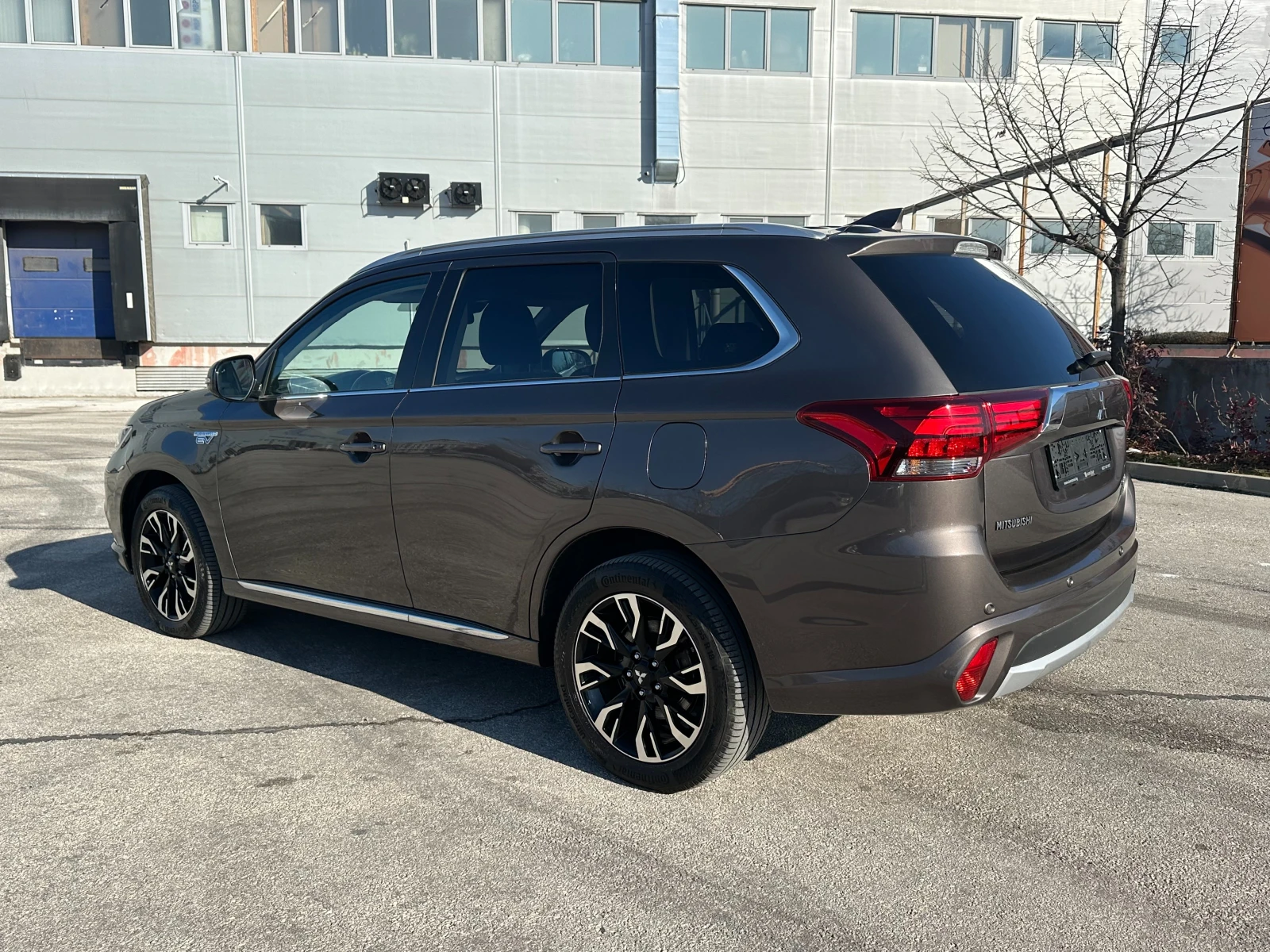 Mitsubishi Outlander Hybrid/4x4/ГАРАНЦИЯ ОТ КЕНТАВЪР - изображение 3