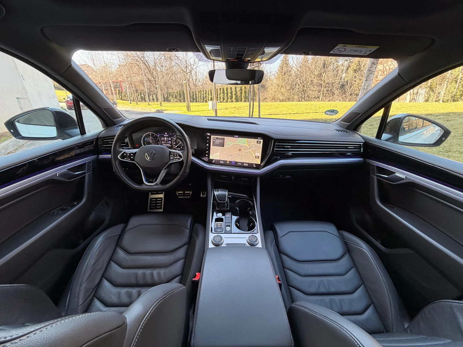 VW Touareg R-LINE / eHYBRID / V6, снимка 11 - Автомобили и джипове - 53649772