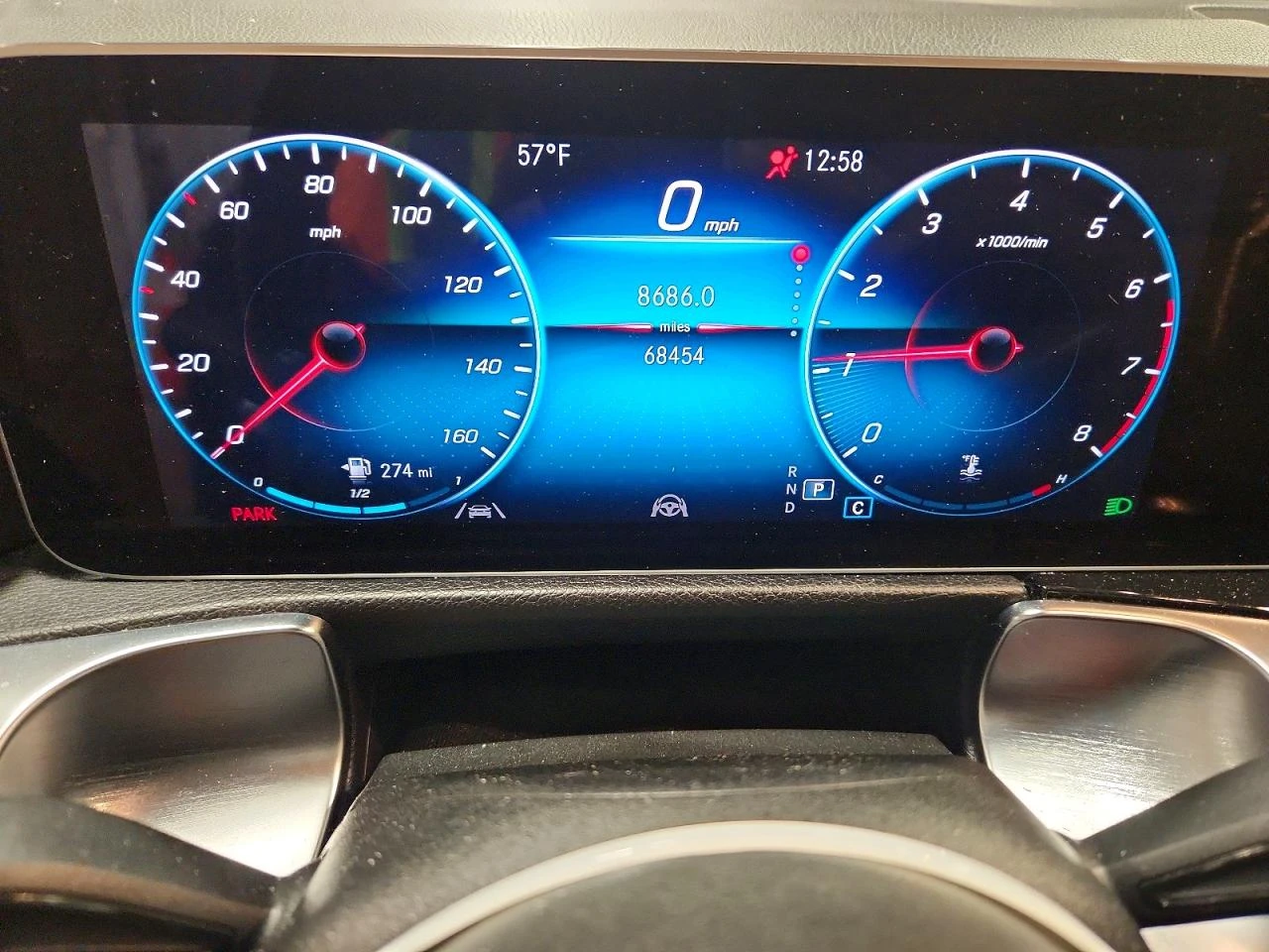 Mercedes-Benz GLB 250 4MATIC , снимка 9 - Автомобили и джипове - 54342041