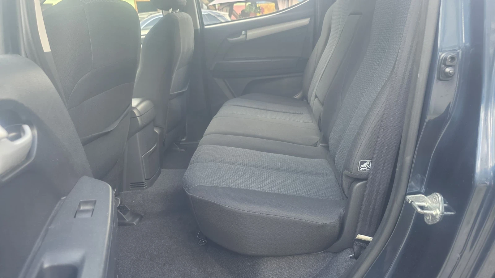 Isuzu D-max 2.5D, снимка 7 - Автомобили и джипове - 54682485