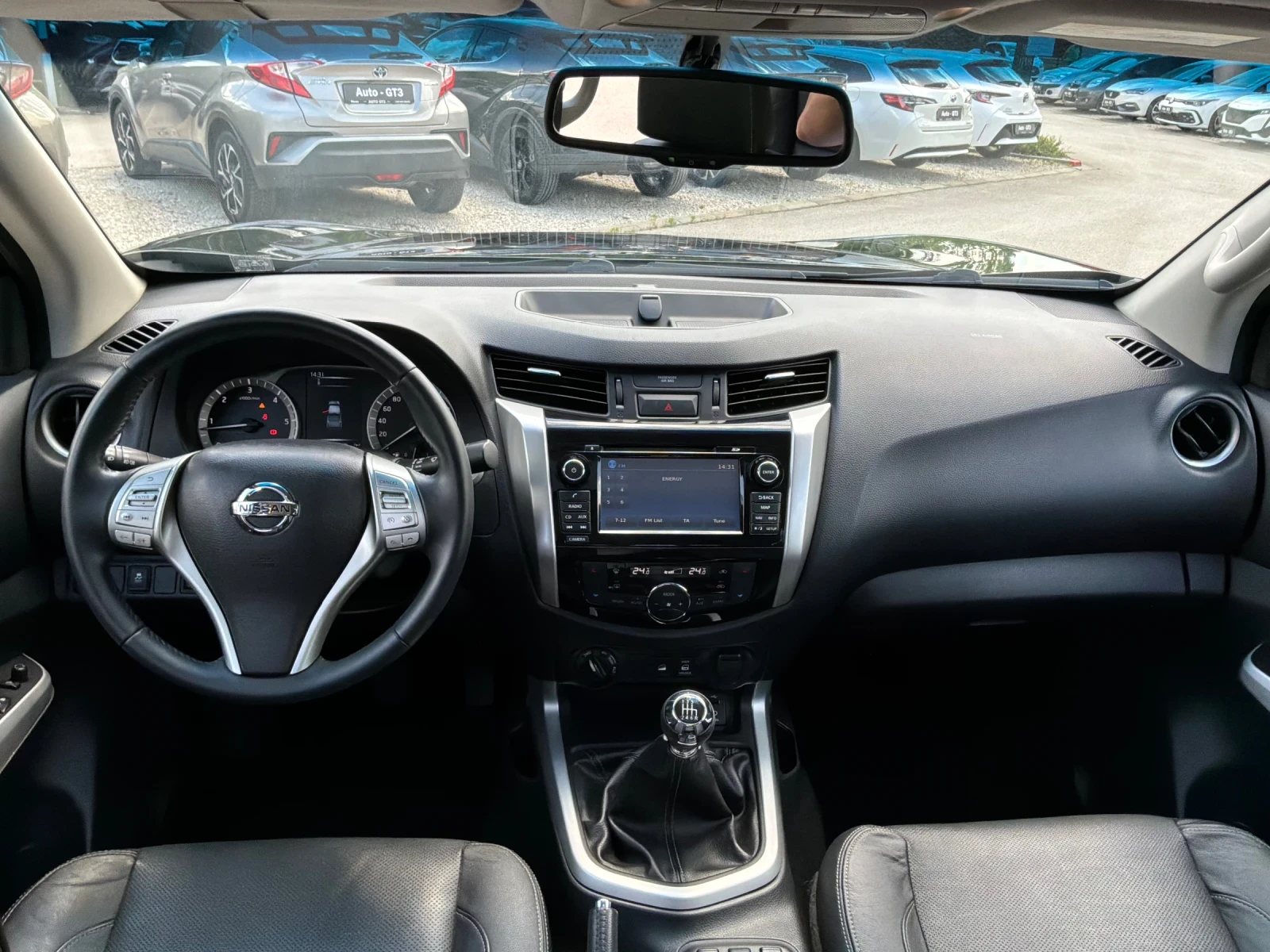 Nissan Navara 2.3D 190к.с 6ск. Ръчка 4x4 Tekna FULL 87000км., снимка 13 - Автомобили и джипове - 54701470